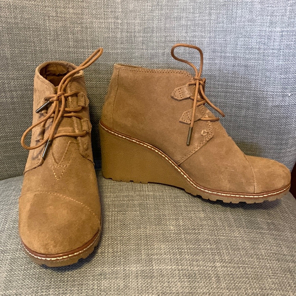 Tom’s booties. Lightly used and SO comfortable.